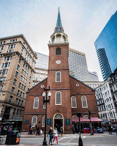 Old South Meeting House, planning site of the Boston Tea Party The Boston Tea Party, Boston Trip, Boston Tea Party, House Planning, Boston Tea, American Architecture, Ferry Building San Francisco, Big Ben, New England