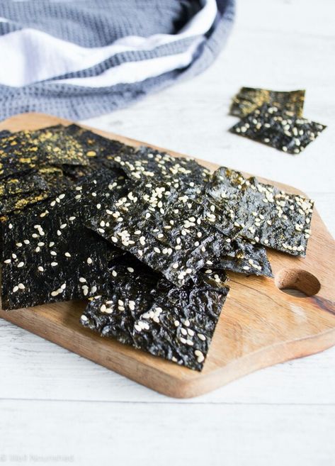 Toasted Nori snacks Nori Chips, Chips Ideas, Recipes Whole Foods, Seaweed Chips, Seaweed Snacks, Sea Vegetables, Paleo Lunch, Chips Recipe, Simple Recipes