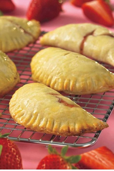 Hand Pie Crust Recipe (for Homemade Mini Pies) Hand Pie Dough Recipe, Hand Pie Crust, Hand Pies Dough Recipes, Hand Pie Crust Recipe, Hand Pie Dough, Mini Pie Recipe, Napoleon Pastry, Mini Pie Recipes, Pie Dough Recipe