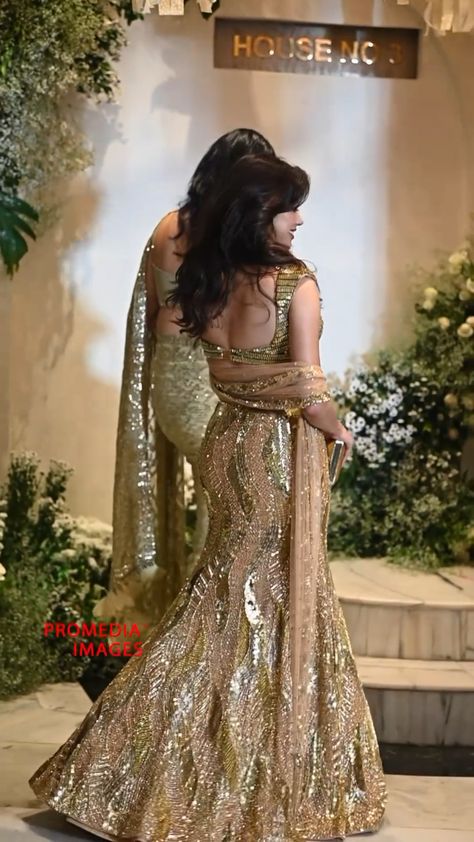 Janhvi Kapoor Aesthetic, Janhvi Kapoor Lehenga, Rajasthani Bride, Janvi Kapoor, Mehendi Outfit, Elegant Fashion Outfits, Indian Outfits Lehenga, Desi Fits, Janhvi Kapoor