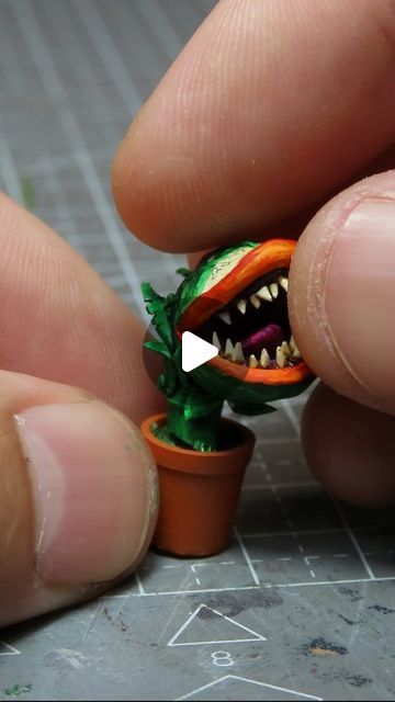 Fun Crafting Ideas, Clay Creations Ideas, Horror Movie Clay Crafts, Polymer Clay Miniatures Tiny Things, Audrey 2, Little Shop Of Horrors Aesthetic, Halloween Clay Ideas, Polymer Clay Oddities, Audrey 2 Little Shop Of Horrors