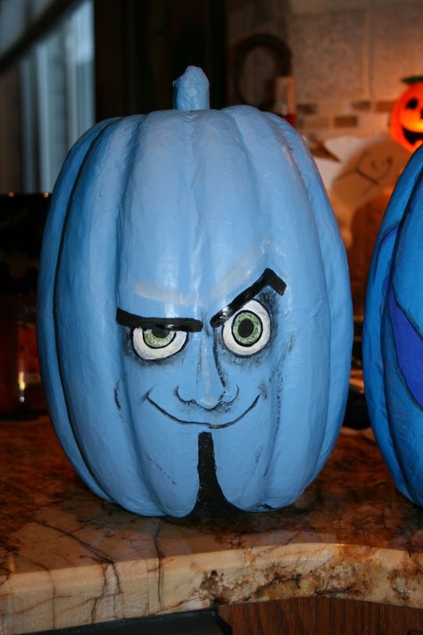 Megamind - I am Megamind Megamind Pumpkin Megamind Pumpkin Painting, Cute Pumpkin Painting Ideas Creative Disney Characters, Megamind Painting, Goofy Pumpkin Painting, Megamind Pumpkin Carving, Funny Pumpkins Ideas, Book Characters For Pumpkins, Pumpkin Painting Cute Ideas, Funny Pumkin Paintings