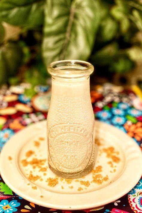 Caramel Almond Milk Creamer | "Delicious homemade almond milk creamer ready in less than 20 minutes." #drinks #drinksrecipes #drinkrecipes Caramel Creamer Recipe, Almond Milk Coffee Creamer, Caramel Creamer, Carmel Coffee, Almond Milk Creamer, Diy Caramel, Almond Milk Coffee, Coffee Creamer Recipe, Creamer Recipe