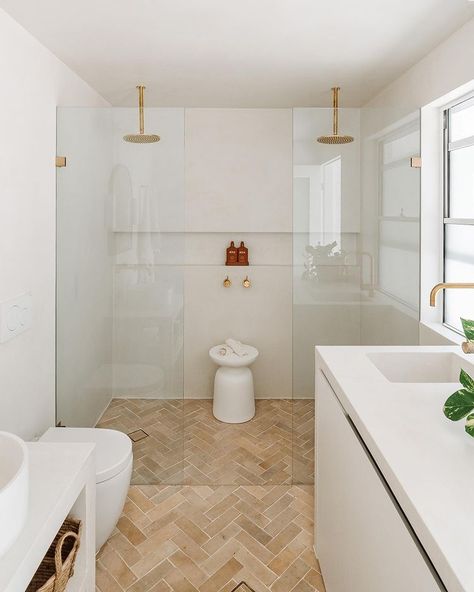 SARAH ≘ TRAVEL | WELLNESS | LIFESTYLE (@saltyluxe) • Instagram photos and videos Terracotta Subway Tile, Terracotta Tiles Bathroom, Byron Bay Home, Moroccan Tiles, Terracotta Tiles, Outdoor Tiles, Flipping Houses, Bathroom Inspo, Moroccan Design