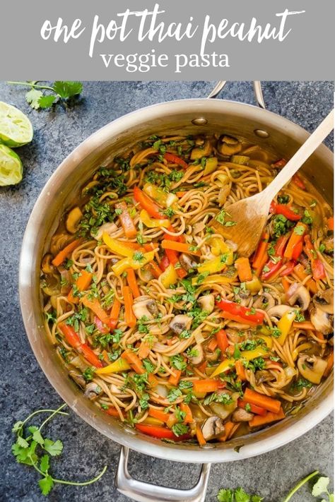 One Pot Thai, Peanut Pasta, Meatless Entrees, Veggie Pasta Recipes, Low Carb Spaghetti, Pastas Recipes, Thai Peanut Sauce, Whole Wheat Spaghetti, Breakfast Low Carb