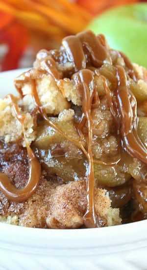 Caramel Apple Pecan Cobbler Apple Pecan Cobbler, Caramel Apple Muffins, Pecan Cobbler, Apple Caramel, Pimento Cheese Recipes, Cobbler Topping, Caramel Recipes Sauce, Apple Cobbler, Homemade Dessert