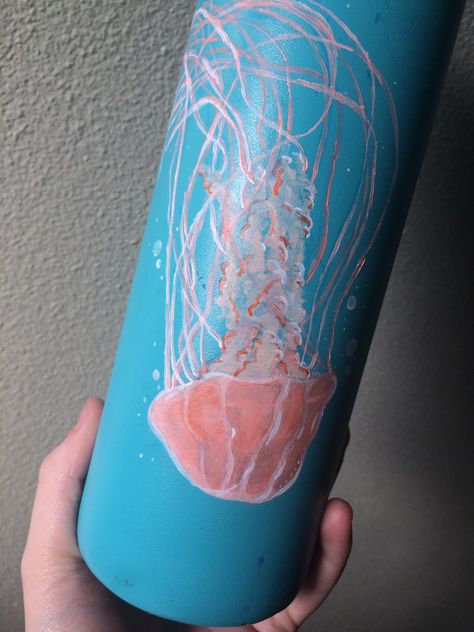 Hand Painted Water Bottle, Water Bottle Painting Ideas, Water Bottle Painting, Hydroflask Painting, Painted Water Bottle, Painted Hydroflask, Bottle Paint, Water Bottle Art, Water Bottle Custom