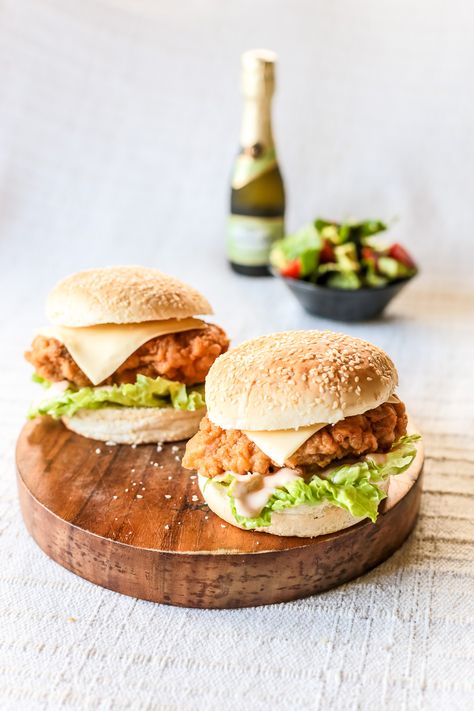 Homemade Copycat Zinger Burger - Ang Sarap Zingers Recipe, Chicken Zinger, Burger Homemade, Zinger Burger, Burger Chicken, Green Snacks, Hot Bread, Crispy Fried Chicken, Chicken Sandwich