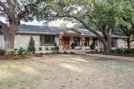 Fixer Upper: Updated Exterior with Exposed Wood Brick Ranch House Exterior, Ranch Remodel Exterior, Ranch Style Homes Exterior, Farmhouse Exterior Paint, Brick House Colors, Best Exterior Paint, Upper House, House Paint Color Combination, Ranch Remodel