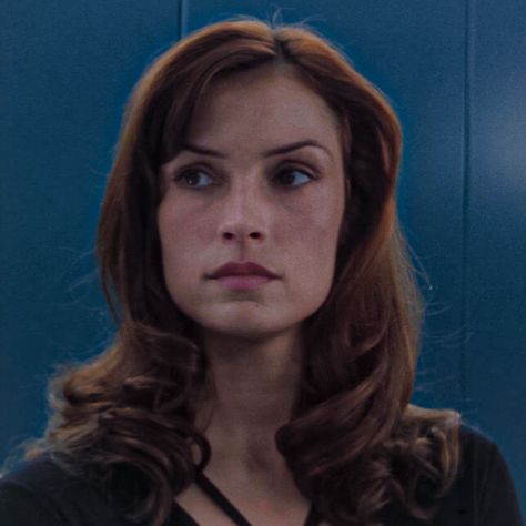 Jean Grey Xmen Costume, Jean Grey Movie, Xmen Jean Grey, Famke Janssen Jean Grey, Jean Grey Icon, X Men Aesthetic, X Men Icons, Rouge Xmen, Xmen Icons