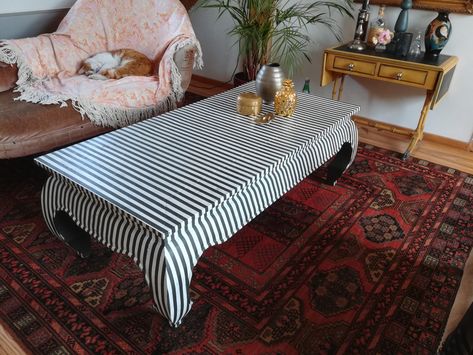 Black and white striped salon table. Love this piece Striped Coffee Table, Paint Decor, Low Coffee Table, Striped Table, Coffee Table Square, White Table, Pretty Tattoos, Kotatsu Table, Table And Chairs