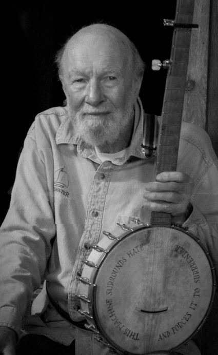 American Folk Music, Banjo Music, Pete Seeger, Folk Musician, Bluegrass Music, Outdoor Quotes, Status Quo, Music People, Folk Song