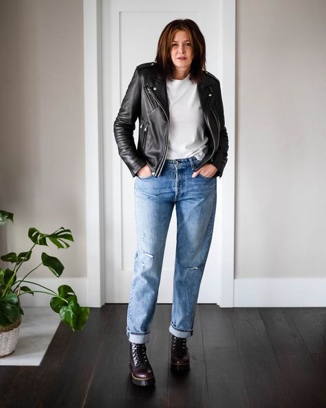 Woman in leather jacket jeans and dr martens doc martens Outfits Black Jeans, Woman In Leather Jacket, Doc Martin Outfits, Doc Martens Outfits, Dr Martens Outfit, Baggy Jeans Outfit, Doc Martin, Black Jeans Outfit, All Black Outfit