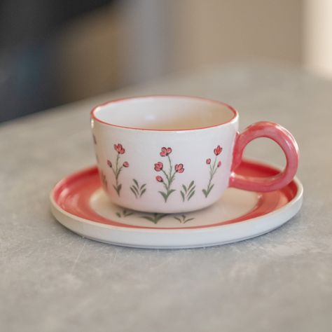 Poppy Flower Coffee/Espresso Cup - Handcrafted Ceramic Cup for a Floral-Inspired Gift, Handmade Flower Design Pottery Enhance your coffee or espresso ritual with this stunning Poppy Flower Coffee/Espresso Cup. Handcrafted with love and attention to detail, this ceramic cup is a true work of art. The vibrant poppy flower design brings a touch of nature and beauty to your daily beverage experience. Each cup is carefully handcrafted by skilled artisans, ensuring its unique and exquisite quality. The intricate detailing of the poppy flower design is a testament to the craftsmanship and dedication put into creating this stunning piece. The cup is designed with functionality in mind, with a comfortable handle for easy grip and a smooth interior for a delightful sipping experience. Its 180ml capa Espresso Cup Pottery, Poppy Flower Design, Diy Pottery Painting, Ceramic Inspiration, Flower Cup, Cup Crafts, Coffee Espresso, Diy Pottery, Ceramics Pottery Art