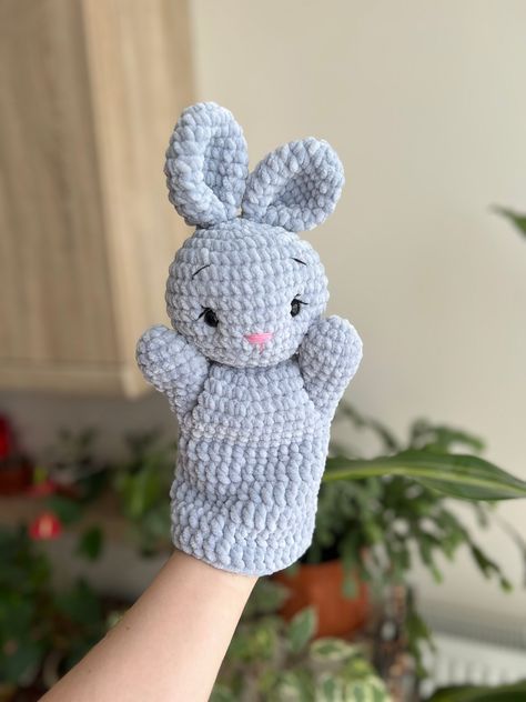 Crochet Hand Puppets Free Pattern, Crochet Dinosaur Hand Puppet, Hand Puppet Crochet Pattern Free, Free Crochet Finger Puppet Patterns, Plushie Bunny, Hand Puppet Crochet, Amigurumi Finger Puppets, Amigurumi Bunny Pattern, Glove Pattern