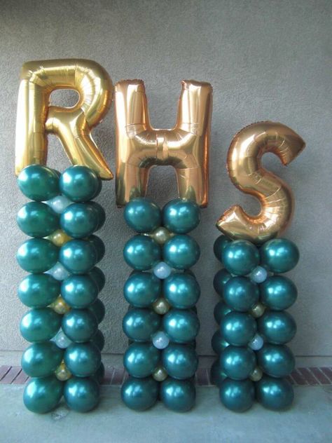 Homecoming Dance Decorations, School Dance Decorations, Homemade Fashion, Class Reunion Decorations, Homecoming Decorations, High School Homecoming, Reunion Decorations, Balloons Galore, Dresses Art