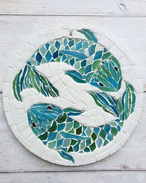 Maybug Mosaics UK on Instagram: “I loved being commissioned to make this as a special birthday present. Two little fishes to signify close friends that share a birthday…” Round Glass Mosaic Art, Mosiac Tile Art, Mosaic Fish Art, Beginner Mosaic, Fish Mosaic, Mozaik Art, Mosaic Art Ideas, Mosaic Pattern, Tile Mosaic