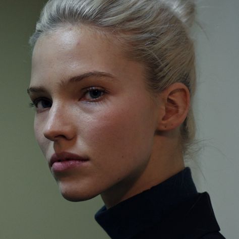 Sasha Luss - Anna Anna 2019, Anna Movie, Sasha Luss, Vlada Roslyakova, Gold Suit, Natasha Poly, Natalia Vodianova, Blonde Hair Inspiration, Adult Swim