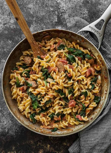 Fusili Pasta Recipes, Creamy Pasta Sauce Recipes, Fusili Pasta, Fusilli Recipes, Anchovy Paste, Pasta Sauce Recipe, Sausage Pasta Recipes, Creamy Pasta Sauce, Fusilli Pasta