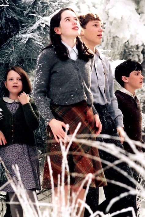 The Chronicles of Narnia: The Lion, the Witch and the Wardrobe (2005) Drama Films, British Period Dramas, Narnia Cast, Narnia Movies, Winter Movies, Period Drama Movies, Marie Stuart, Narnia 3, Alexandra Park