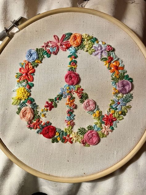 Embroidered Wall Hanging, Multicolored Flowers, Lean On, Embroidered Heart, Dmc Floss, Car Charms, Purse Charms, Spring Colors, Embroidery Floss