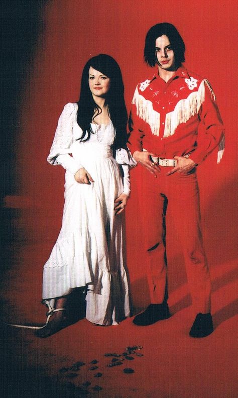 White Stripes Band, Meg White, Band Photoshoot, Seven Nation Army, Music Pics, The White Stripes, Jack White, Post Punk, Shades Of White