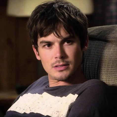 Caleb Pretty Little Liars, Caleb Rivers, Mike Montgomery, Ezra Fitz, Pretty Movie, Tyler Blackburn, Roleplay Characters, Miraculous Ladybug Wallpaper, Tv Girls