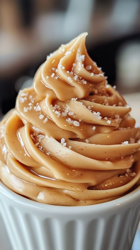 Salted Caramel Frosting Salted Caramel Icing, Diy Caramel, Buttercream Icing Recipe, Salted Caramel Frosting, Crockpot Candy, Baking Breakfast, Dairy Recipes, Caramel Buttercream, Dessert Presentation