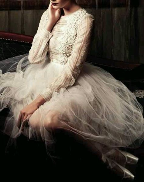 . Fashion Fotografie, Mode Editorials, Paolo Roversi, Linnet, Marchesa, Just Girly Things, Elie Saab, A Dress, Wedding Gown