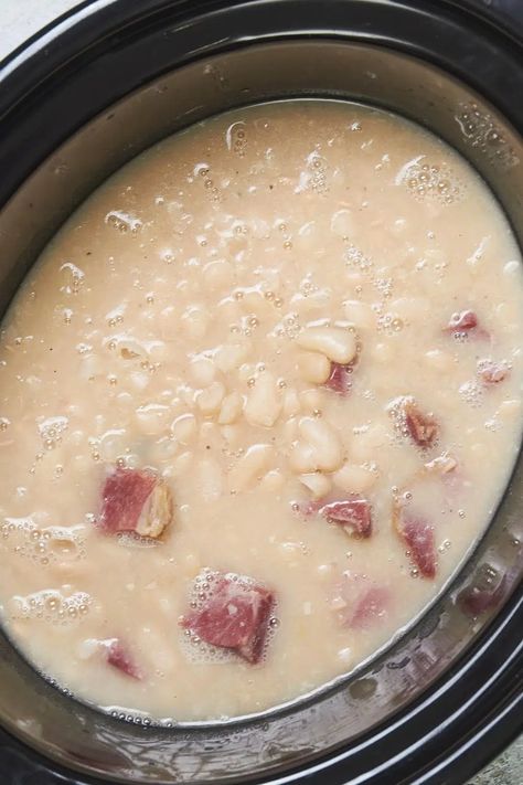 Best Ham And Beans Recipe, Turkey Dinner Recipes Thanksgiving, Recipe For Great Northern Beans, Northern Beans Recipe, Great Northern Beans Recipe, Country Ham Recipes, Bean Soup Crockpot, Ham Bone Recipes, Crockpot Ham And Beans