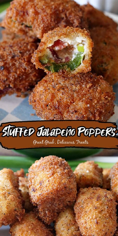 A double photo collage of stuffed jalapeño poppers. Deep Fried Stuffed Jalapeno Peppers, Jalapeno Popper Mushrooms, Fried Stuffed Jalapeno Peppers, Jalapeño Poppers With Bacon, Deep Fried Jalapeno Poppers, Jalopena Poppers, Jalapeño Rolls, Cowboy Corn, Poppers Jalapeno