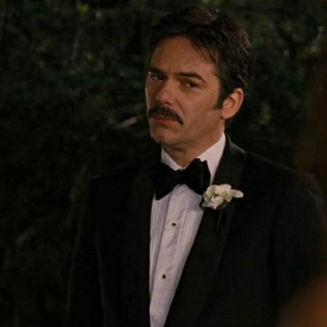 Twilight Charlie Swan, Charlie Swan Twilight, Charlie Twilight, Swan Core, Charlie Swan, Billy Burke, Twilight Breaking Dawn, Image Reference, Breaking Dawn