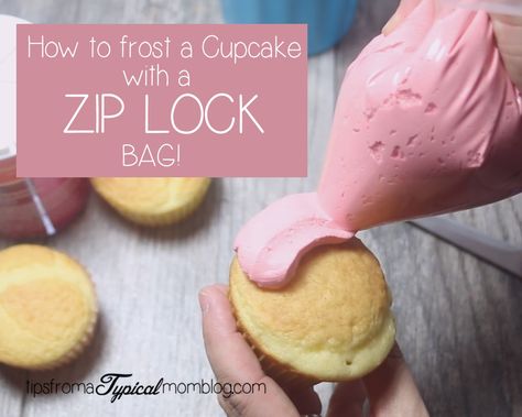 How to Frost a Cupcake with a Zip Lock Bag Frost A Cupcake, How To Ice Cupcakes, Easy Cupcake Frosting, Cupcake Frosting Techniques, Cake Frosting Techniques, Diy Frosting, Cake Frosting Tips, Cupcake Frosting Tips, Cupcake Piping