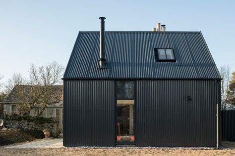 Corrugated metal extension by Eastabrook Architects | Detached houses Corrugated Metal Building, Corrugated Metal House, Gravel Border, Corrugated Sheets, Structural Insulated Panels, House Cladding, Corrugated Roofing, Stone Cottages, Agricultural Buildings