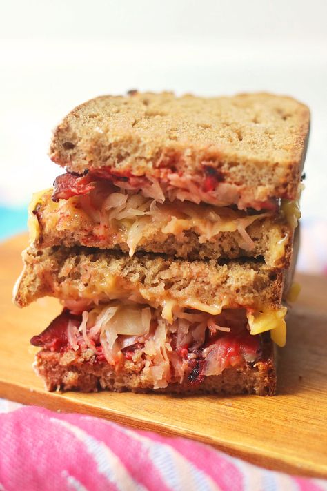 Vegetarian Reuben Sandwich - Supper in the Suburbs Vegetarian Reuben, American Sandwich, Reuben Recipe, Cooking Goals, Egg Spinach, Vegan Gravy, Vegan Challenge, Vegan Wraps, Reuben Sandwich