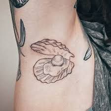 Top 100 Best Clam Tattoos For Women - Clamshell Design Ideas Clam Tattoo, Pearl Tattoo, Mark Tattoo, Cool Small Tattoos, Baby Tattoos, Tattoo Flash Art, Birds Tattoo, Tattoo Placement, Pretty Tattoos