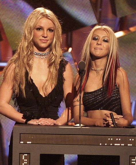 Christina Aguilera And Brittany Spears, Britney Spears And Christina Aguilera, Eminem And Britney Spears, Christina Aguilera Hair, Christina Agulara, Cristina Aguilera, Britney Spears 2000, 2000s Pop Culture, Britney Spears Pictures