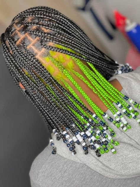 Green Braids With Beads, Green Braids, Knotless Braids With Beads, Minimalist Nail Art, Braids With Beads, Knotless Braids, Pretty Designs, Minimalist Nails, Exclusive Jewelry