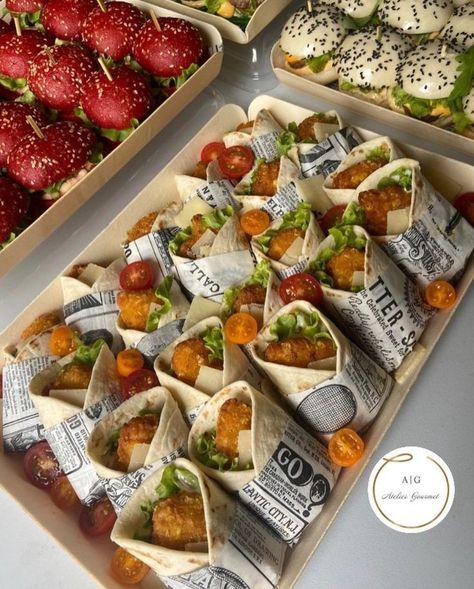 Birthday Food Catering Ideas, Fast Food Party Buffet, Catering Packaging Ideas, Brunch Catering Ideas, Buffet Food Ideas, Mini Wraps, Baby Shower Ideas For Boys, Graduation Food, Party Food Buffet