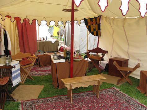 Genvieve's encampment | Flickr - Photo Sharing! Larp Camp, Medieval Camp, Sca Camping, Portable Furniture, Viking House, Rugs Ideas, Medieval Decor, Medieval Furniture, Camping Inspiration