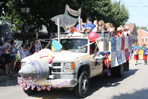 Montgomery Makos Swim Team float in July 4 parade Parade Ideas, Competitive Swimming, Parade Float, Swim Team, July 4, Float, Swimming