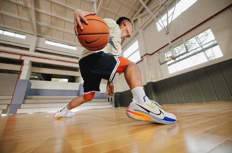 Perpective Action Poses, Dynamic Angles Pose Reference, Basketball Reference Pose, Cool Perspective Poses, Pose Perspective, Basketball Pose, Basketball Poses, Location Scouting, Liu Wen