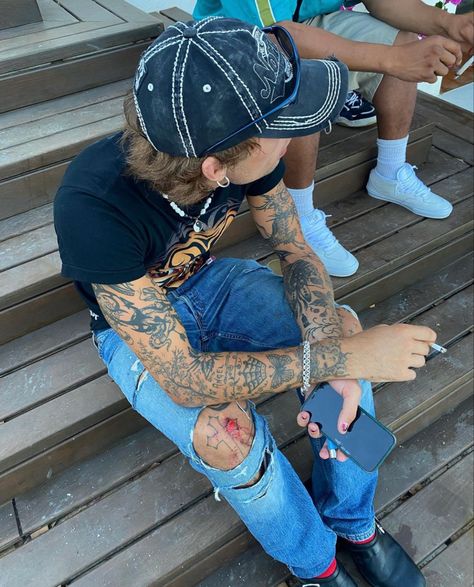 Rockstar Tattoos Guys, Jonas Halvorsen, Gore Tattoos, Streetwear Tattoos, Tattoos Outfit, Guy With Tattoos, Tattoos Patchwork, Rockstar Tattoo, Grunge Guy