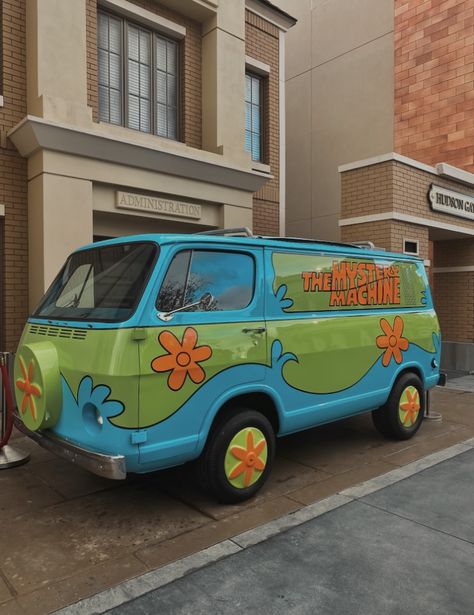 Mystery Machine Aesthetic, Scooby Doo Van, Boogie Van, Mystery Machine Van, Vans Aesthetic, The Mystery Machine, Scooby Doo Pictures, Scooby Doo Images, Mystery Machine