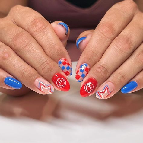 Fourth Of July Smiley Face Nails, Trendy Fourth Of July Nails, Fourth Of July Nails Checkered, Checkered 4th Of July Nails, Unique Fourth Of July Nails, Red White And Blue Checkered Nails, 4th Of July Nails Funky, 4th Of July Nail Designs 2024, Retro 4th Of July Nails