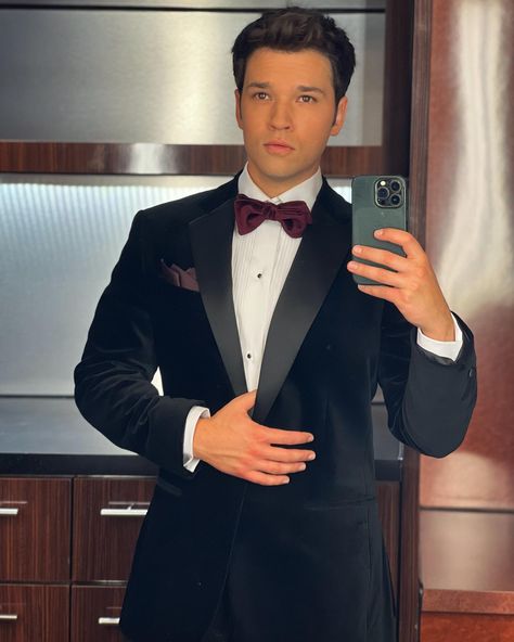 Nathan Kress (@nathankress) Nathan Kress Icarly, Freddie Benson, Nathan Kress, Best Country Singers, Icarly, Cool Countries, Country Singers, Suit And Tie, Nickelodeon