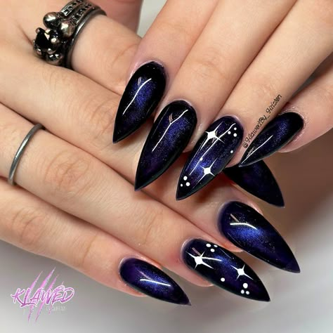 Night Court Nails Acotar, Galaxy Acrylic Nails, Midnight Purple Nails, Grunge Christmas Nails, Midnight Aesthetic, Easy Halloween Nails Design, Classy Nail Art Ideas, Witch Nails, New Years Eve Nails