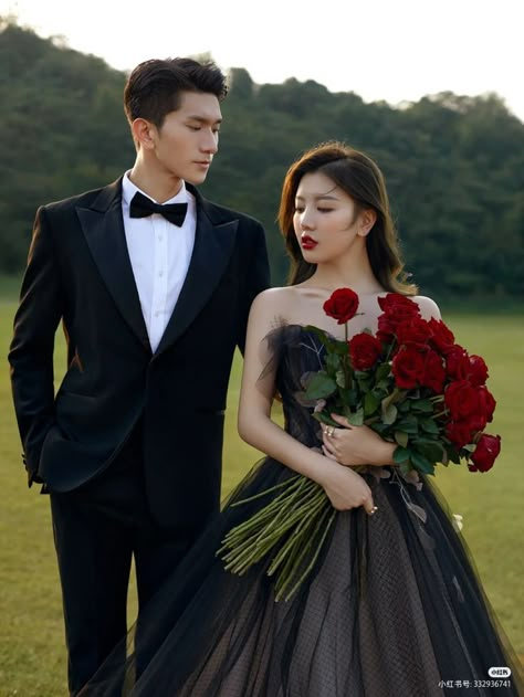 Couple Poses In Gown, Frock Photoshoot Poses, Poses For Pictures Wedding, Photoshoot Poses Couple, Korean Couple Photoshoot, Korean Wedding Photography, Pre Wedding Photoshoot Outfit, Wedding Photo Studio, Couple Wedding Dress