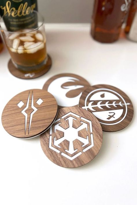 Laser Cut Christmas Ideas Star Wars House Decor, Star Wars Wedding Decorations, Star Wars Gadgets, Star Wars Kitchen, Nerd Home, Cnc Machine Projects, Nerd Crafts, Star Wars Decor, Star Wars Diy