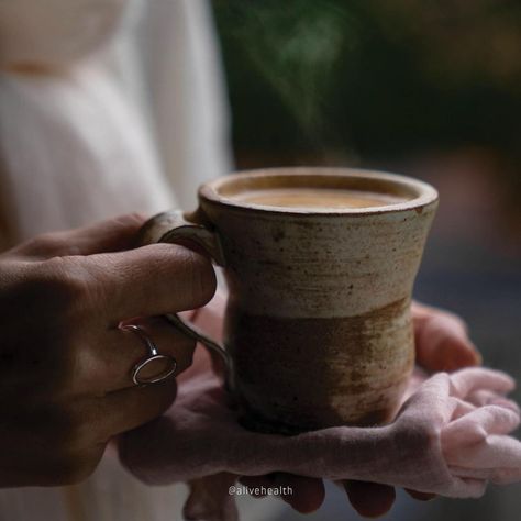 alive Canada on Instagram: “Golden Hot Cocoa is truly as good as gold (or better, TBH). 💛 Soothe your soul with a cozy, creamy, chocolatey cup today! Natural cocoa…” Cozy Autumn Living Room, Cozy Living Room Inspiration, Mug Photography, Living Room Styling, Autumn Living Room, Christmas Styling, Paid Partnership, Sea Salt Chocolate, Cosy Autumn